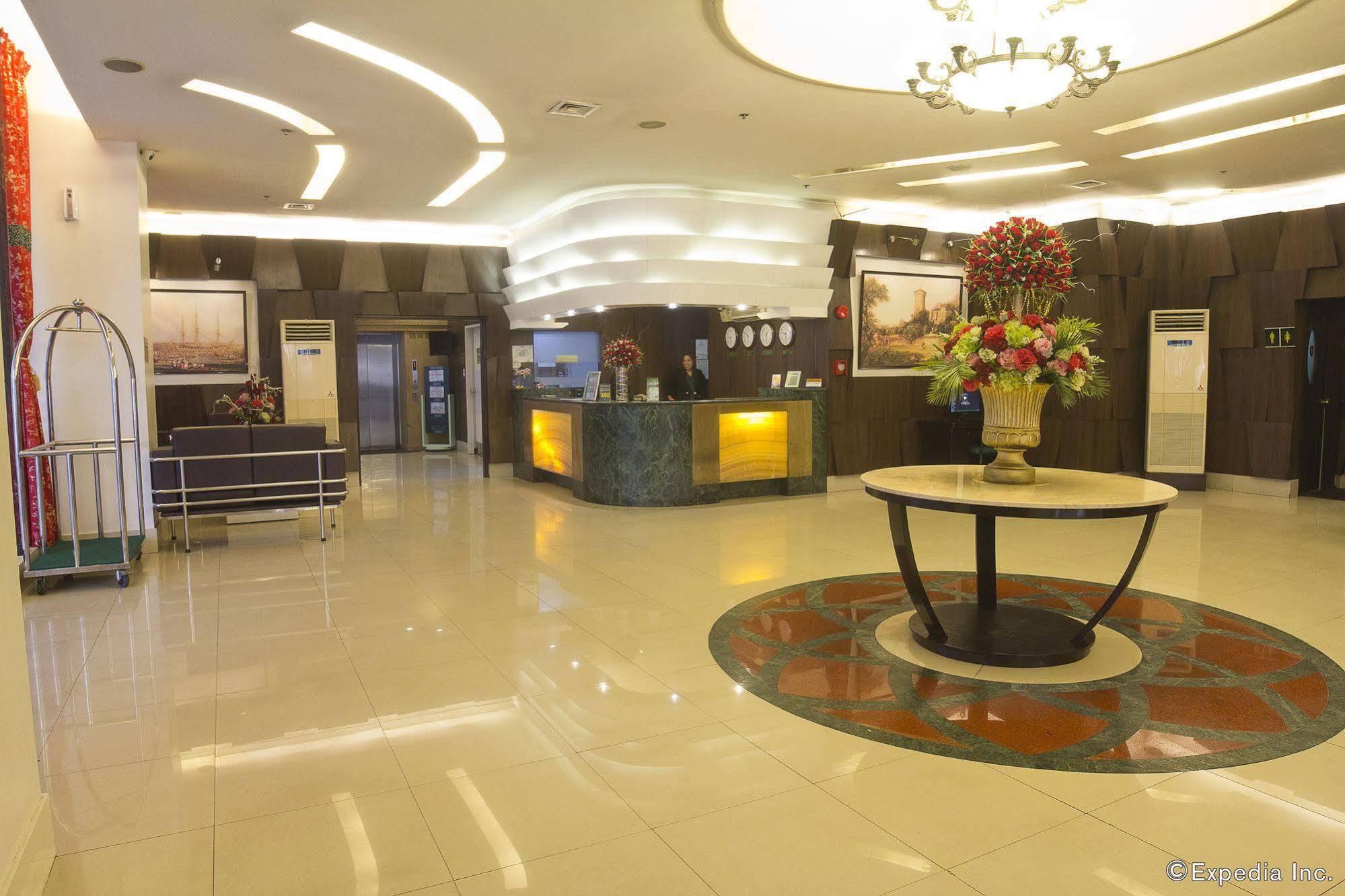 Eurotel North Edsa Кесон-Сіті Екстер'єр фото