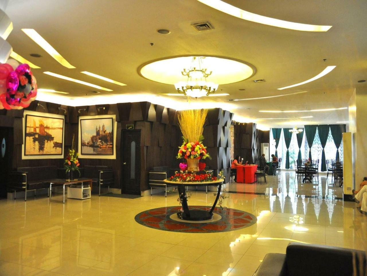 Eurotel North Edsa Кесон-Сіті Екстер'єр фото